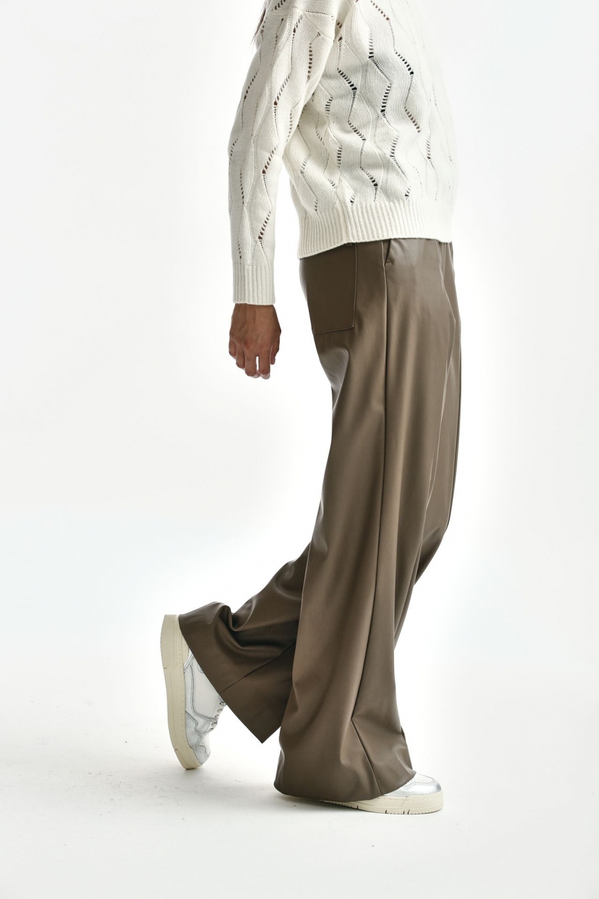 Pantalone in ecopelle tortora