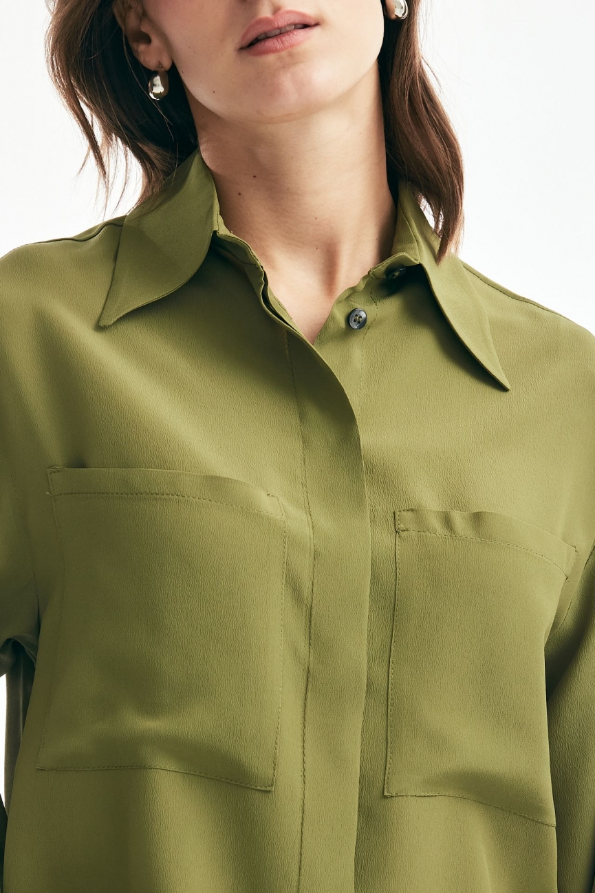 Camicia in misto seta verde oliva