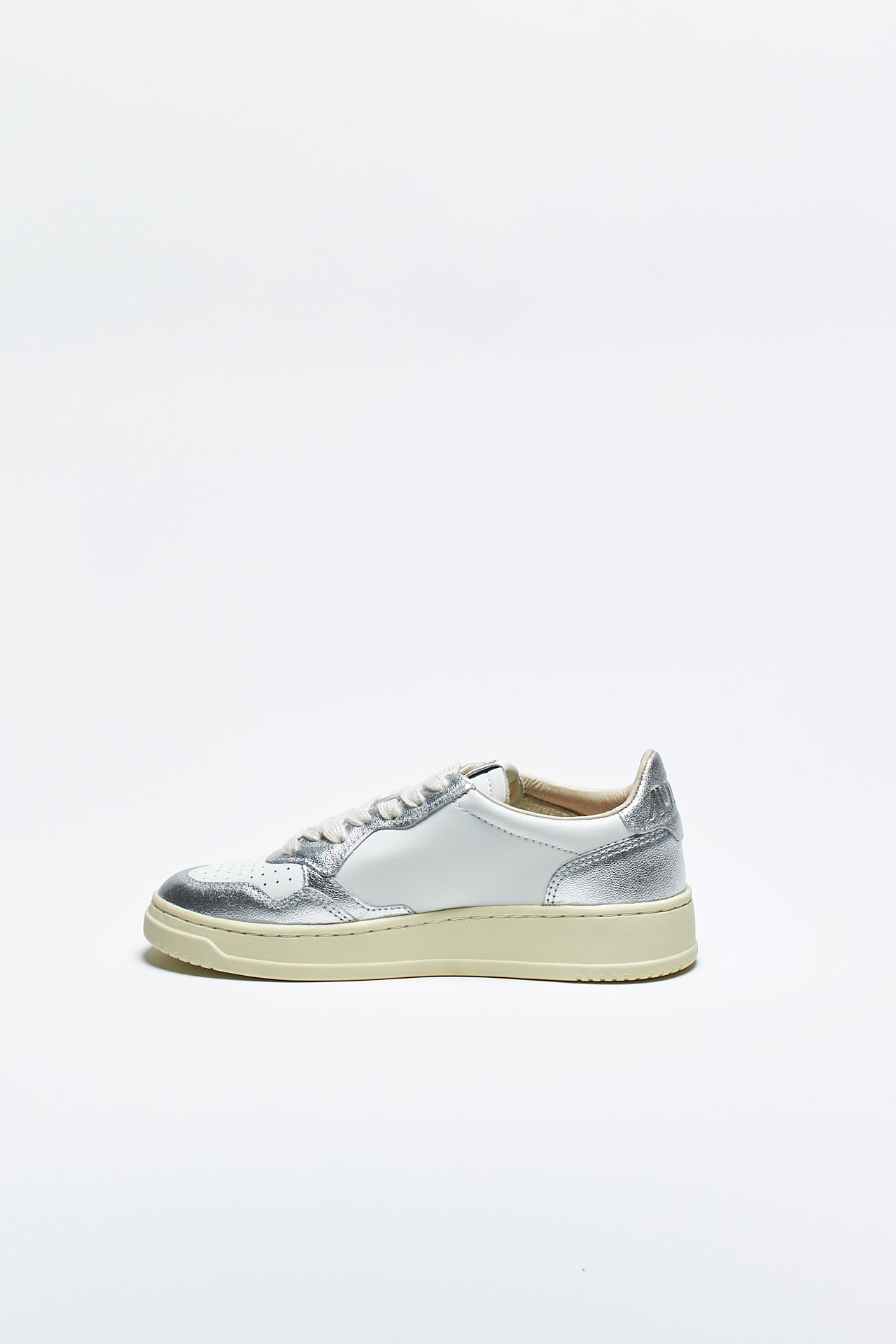 Sneakers MEDALIST LOW-AULW-WB18