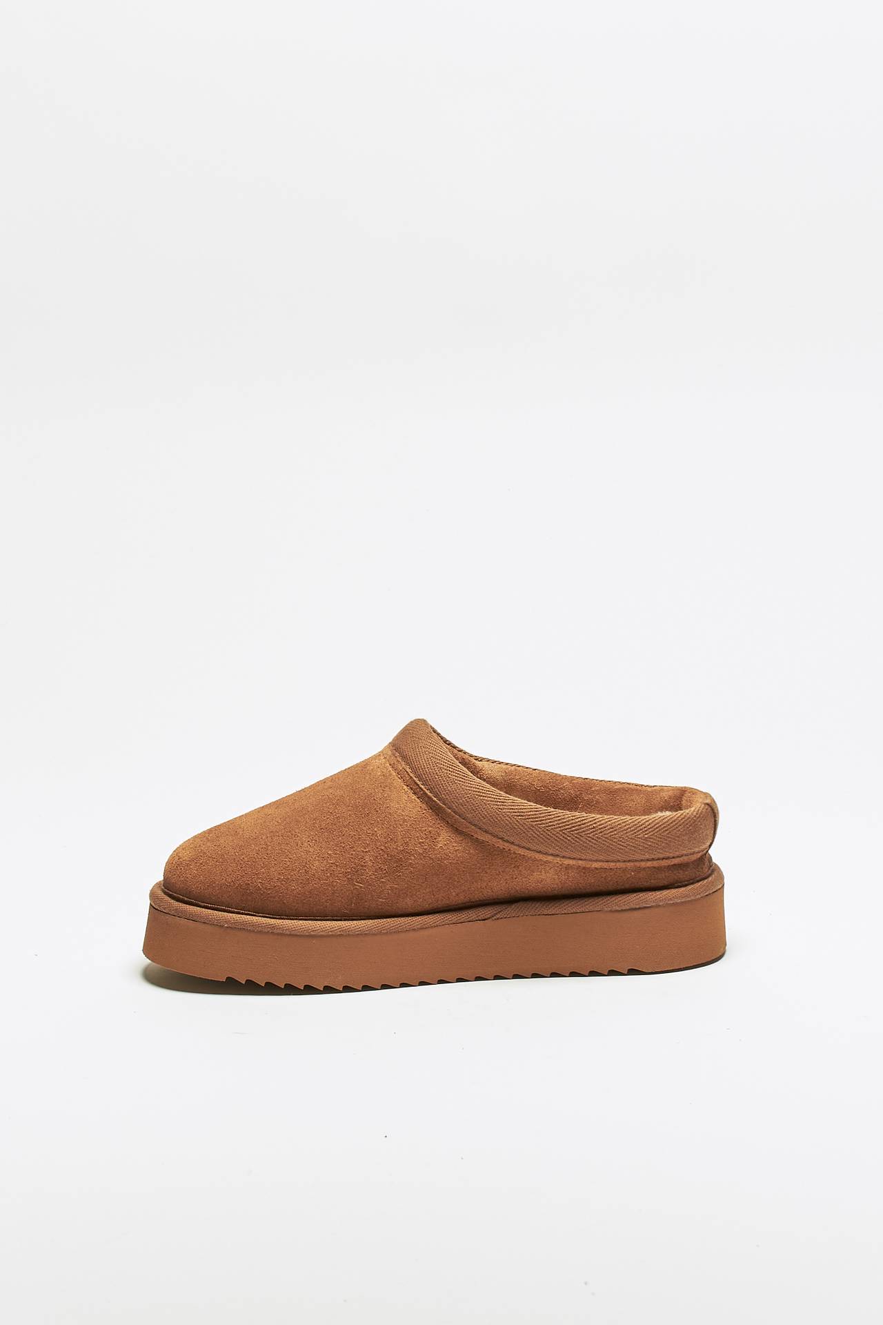 Ciabatta mule CPH217 in pelle scamosciata cognac