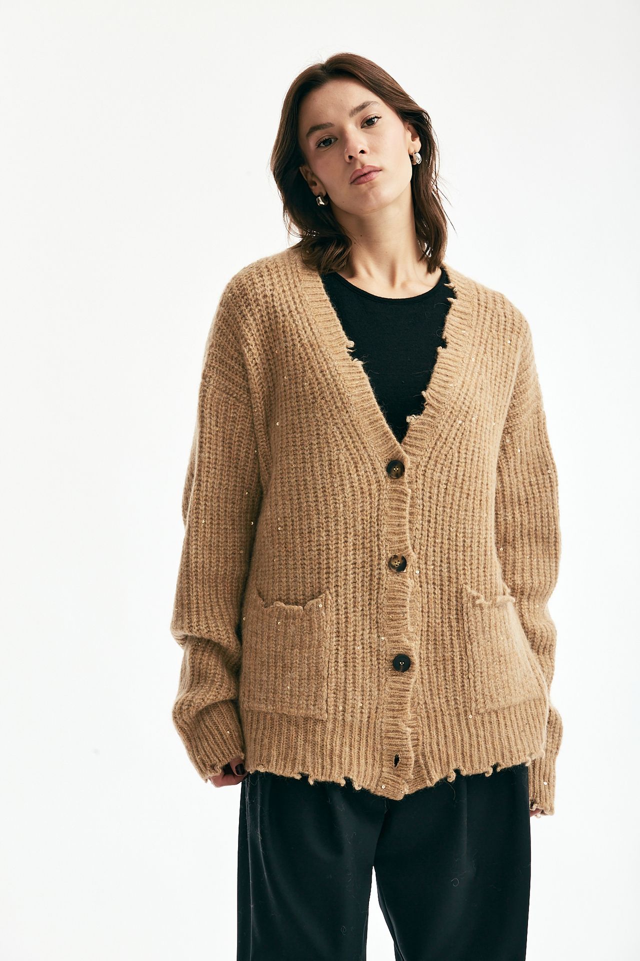 Cardigan over con pailettes cammello