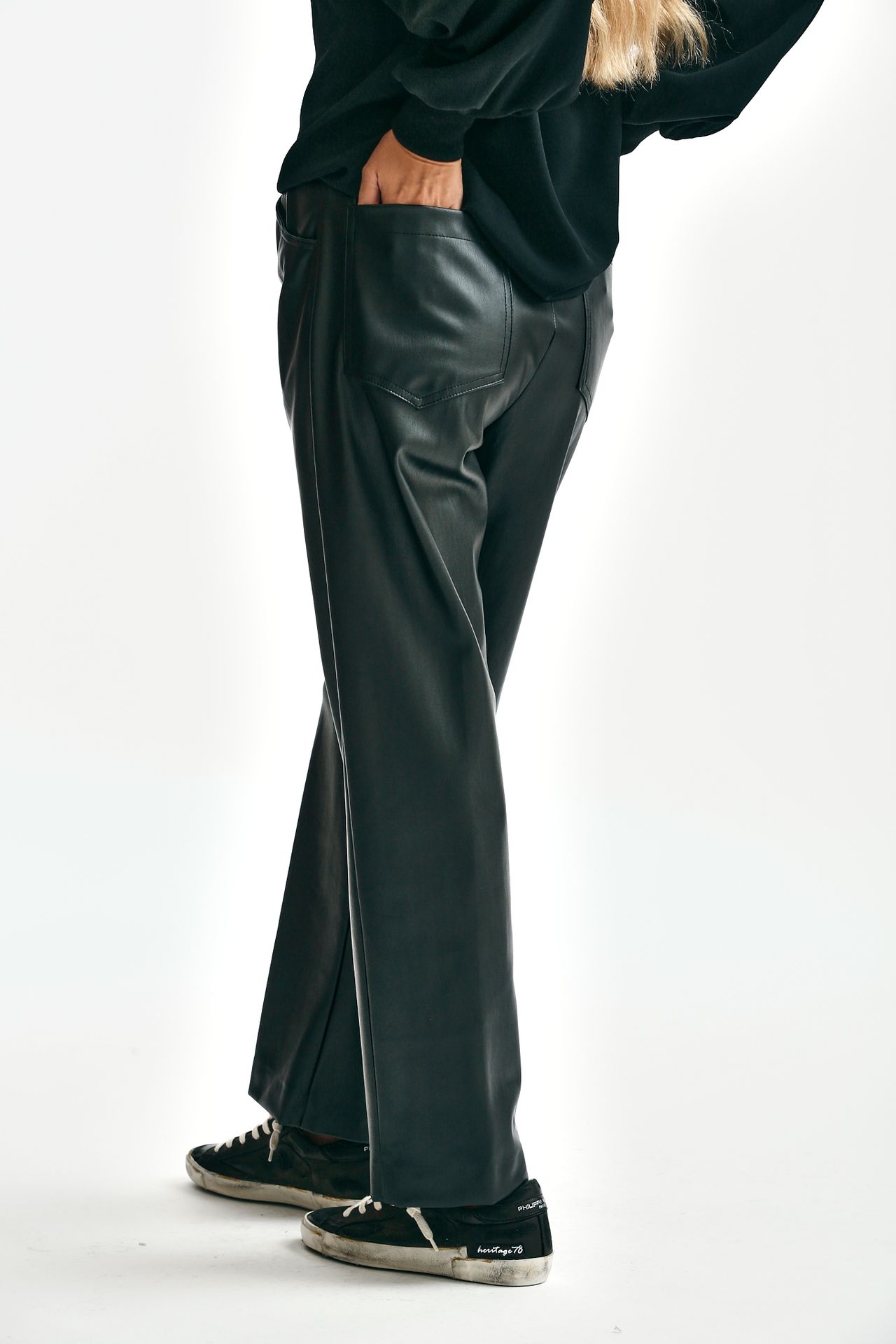 Pantaloni in ecopelle nero