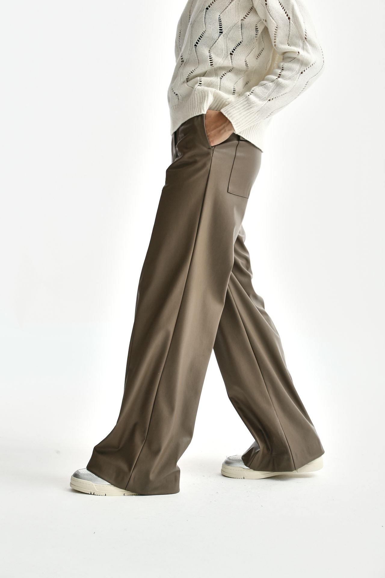 Pantalone in ecopelle tortora