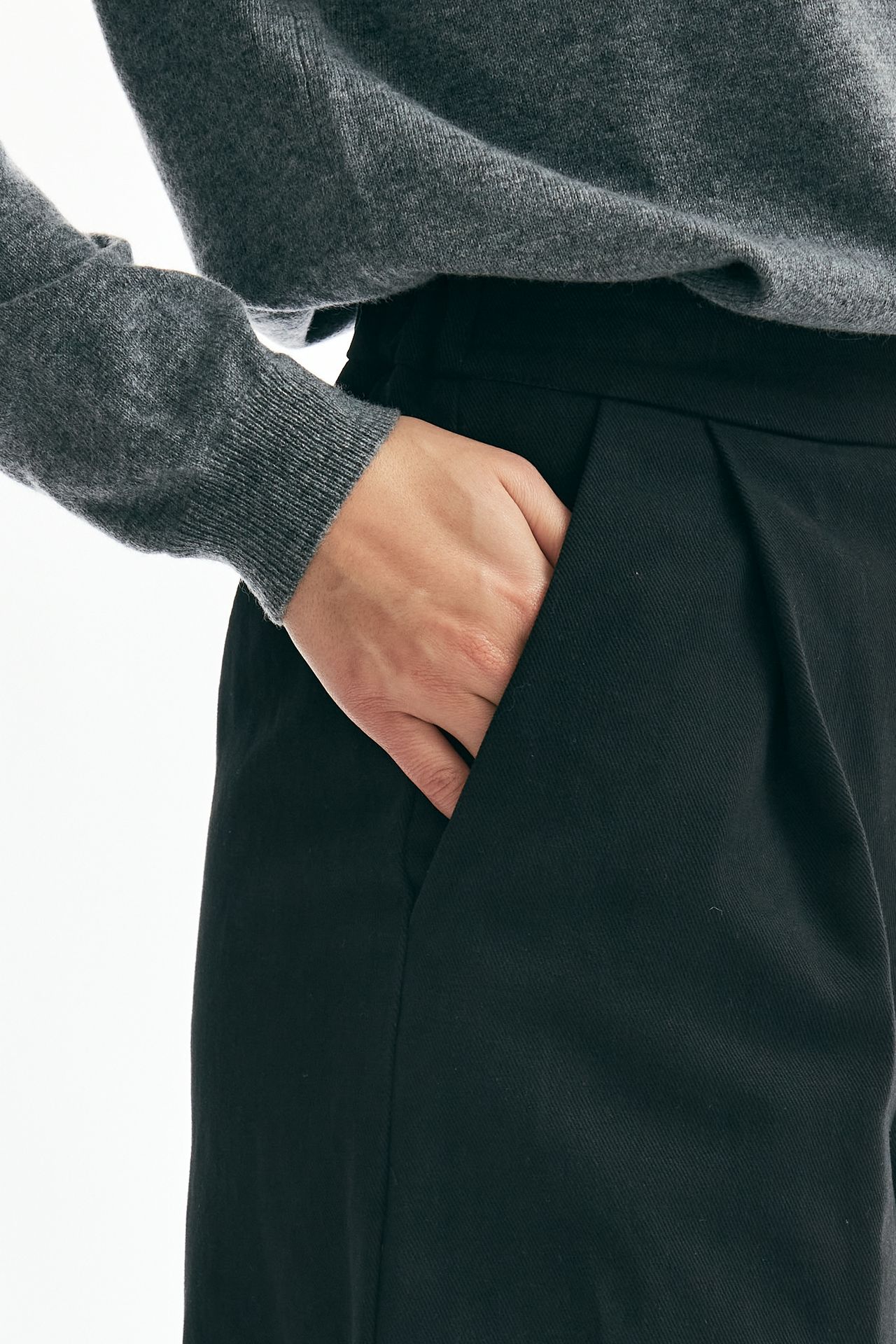 Pantalone ampio vita pinces alta nero