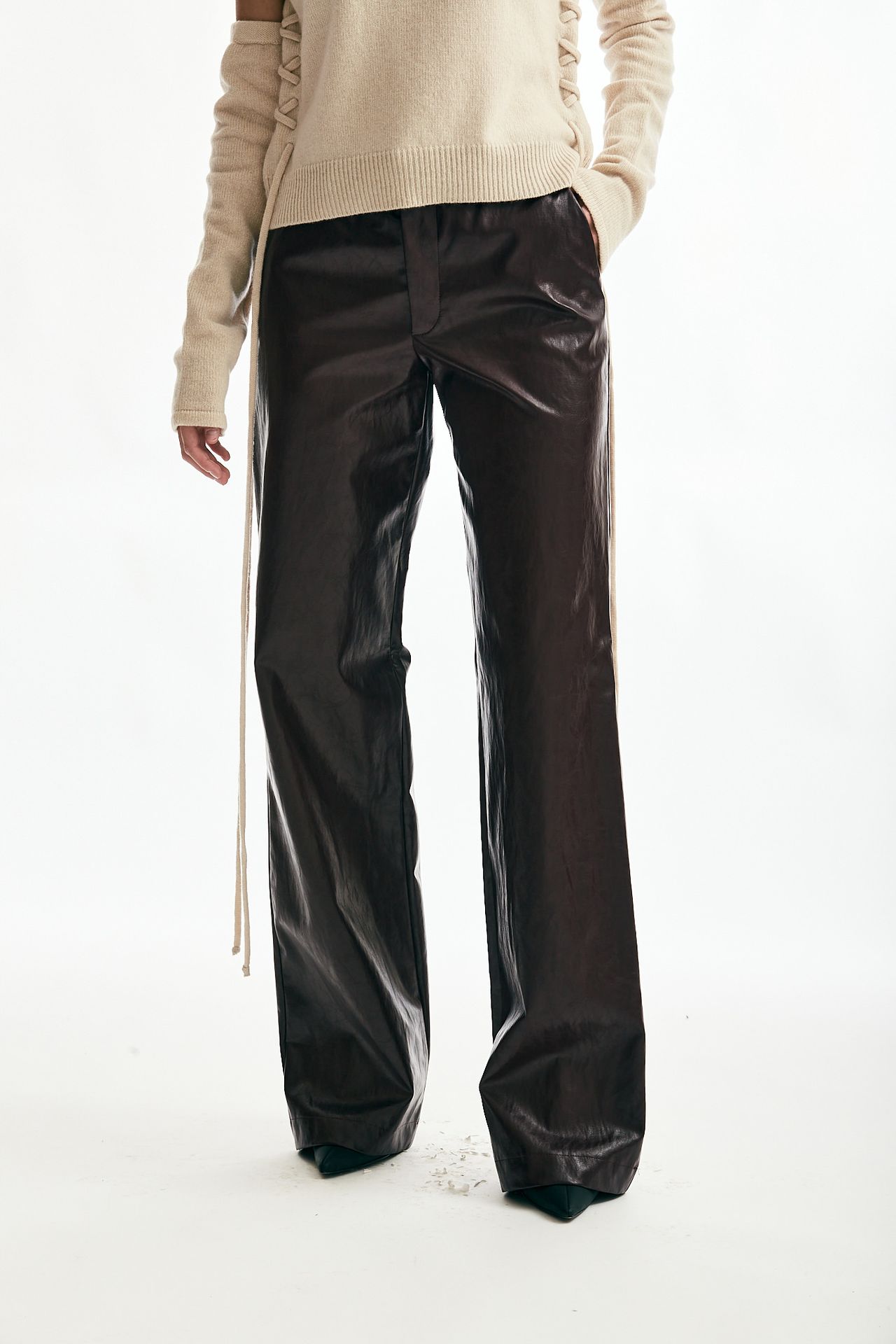 Pantalone in eco-pelle vita alta bordeaux