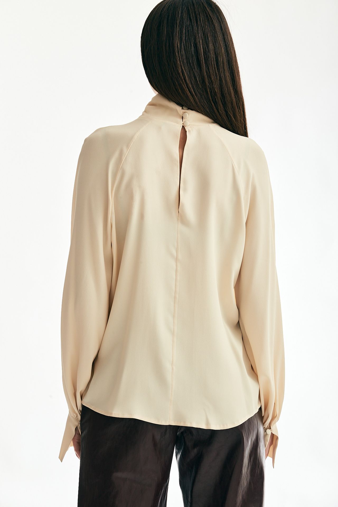 Camicia collo alto crema