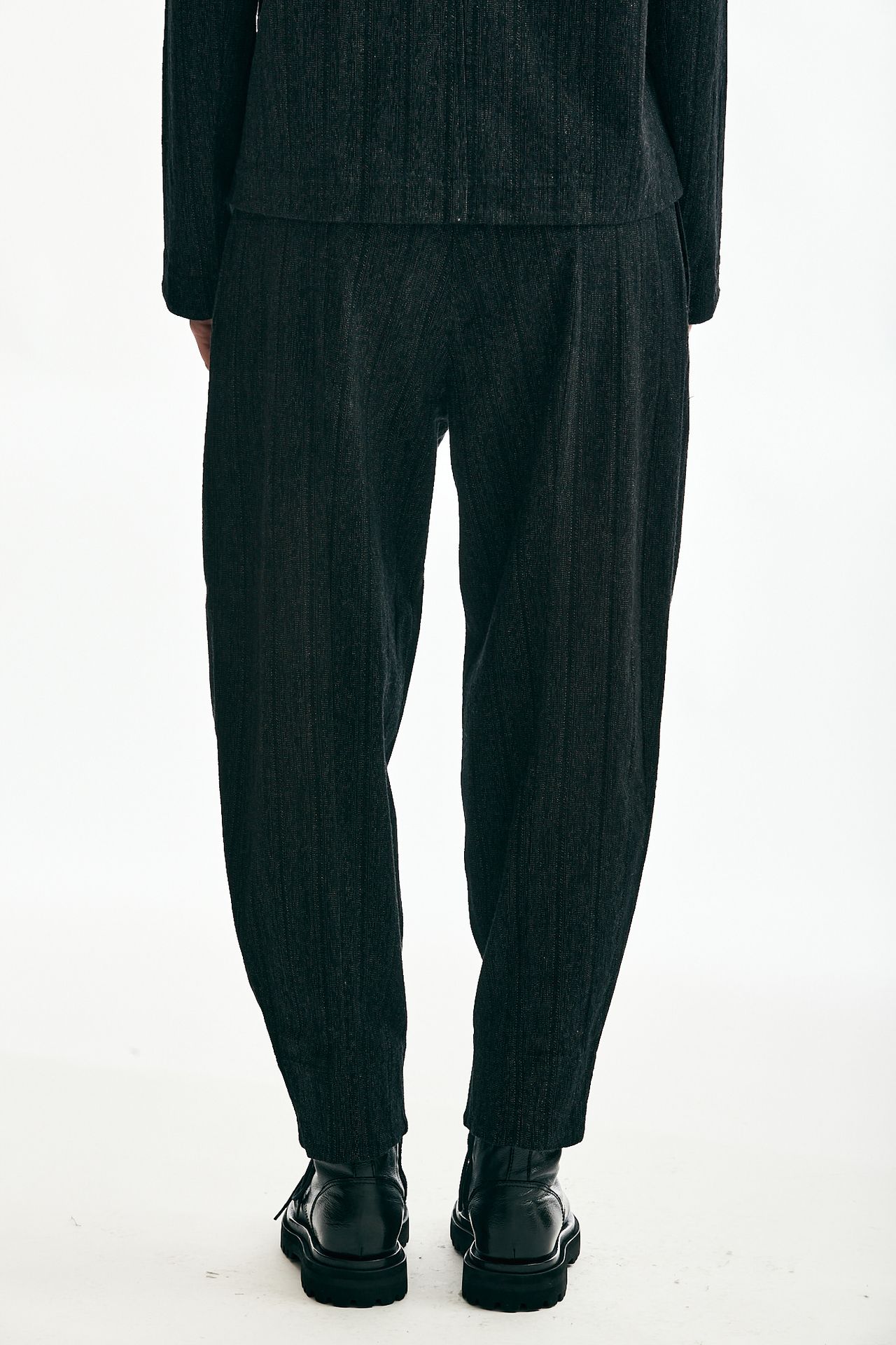 Pantalone con pinces nero