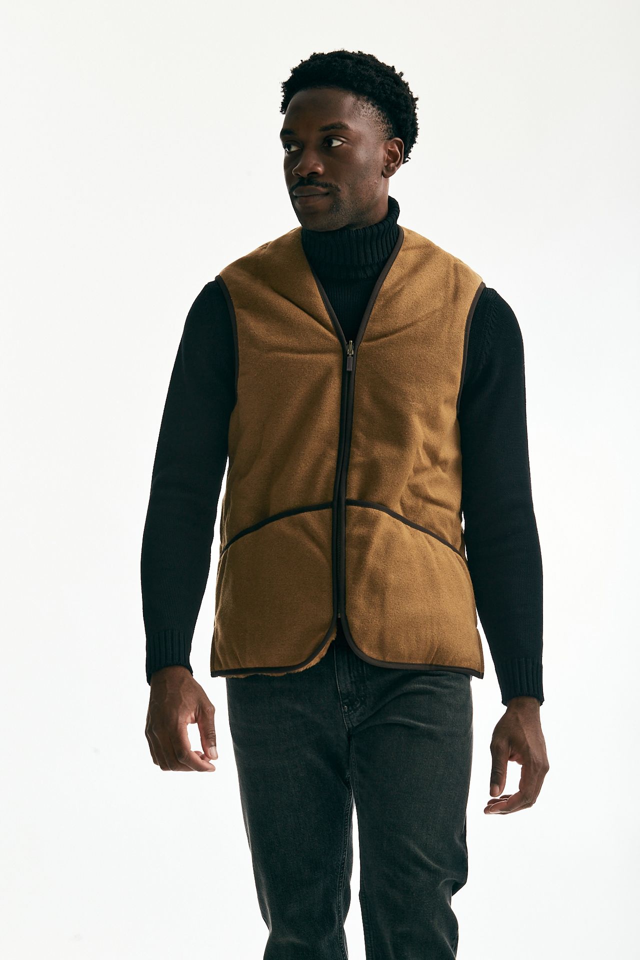 Gilet in pile acrilico cammello