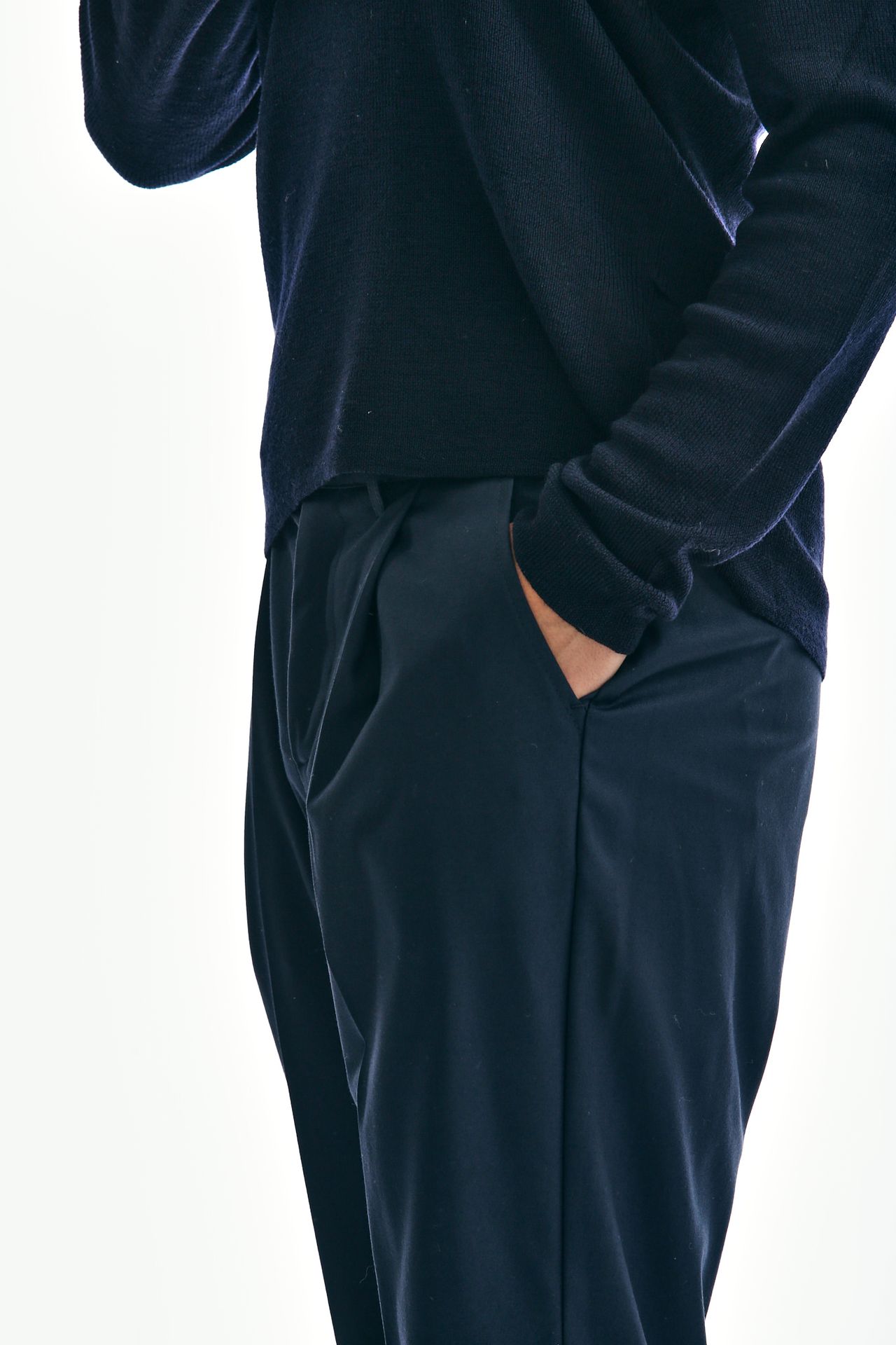 Pantalone ampio con pinces blu