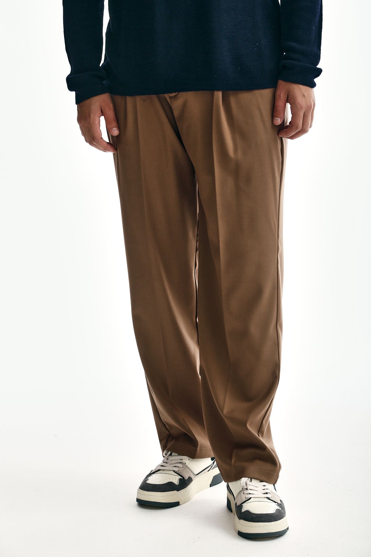 Pantalone ampio con pinces bruciato